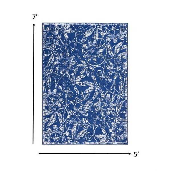 Homeroots 5 x 7 ft. Navy & Ivory Floral Vines Area Rug - 385848