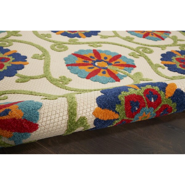 Homeroots 4 x 6 ft. Blue Floral Vines Indoor & Outdoor Area Rug - 384971