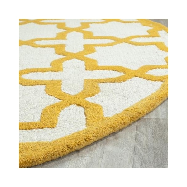 Safavieh Cambridge Accent Rug, Ivory and Gold - 2 ft. - 6 in. x 4 ft. - CAM125U-24
