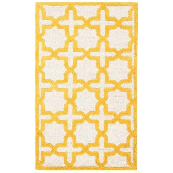 Safavieh Cambridge Accent Rug, Ivory and Gold - 2 ft. - 6 in. x 4 ft. - CAM125U-24