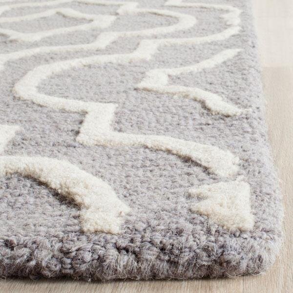 Safavieh Cambridge Hand Tufted Accent Rug- Silver - Ivory- 2 x 3 ft. - CAM141D-2