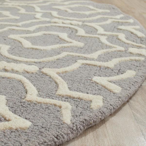 Safavieh Cambridge Hand Tufted Accent Rug- Silver - Ivory- 2 x 3 ft. - CAM141D-2