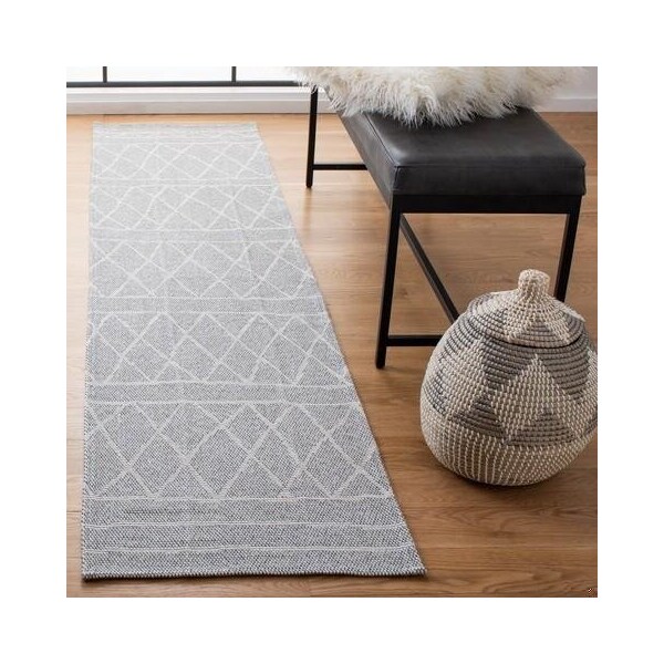 Safavieh 4 ft.-5 in. x 6 ft.-5 in. Augustine 400 Rectangle Area RugGrey & Ivory - AGT474A-4