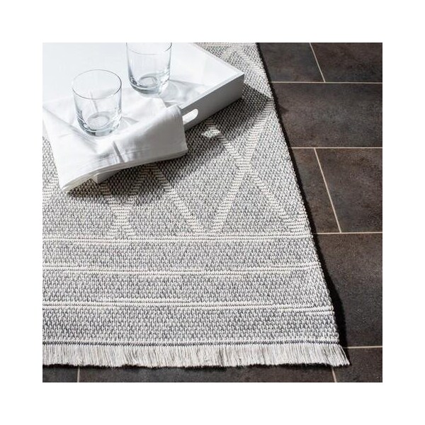Safavieh 4 ft.-5 in. x 6 ft.-5 in. Augustine 400 Rectangle Area RugGrey & Ivory - AGT474A-4