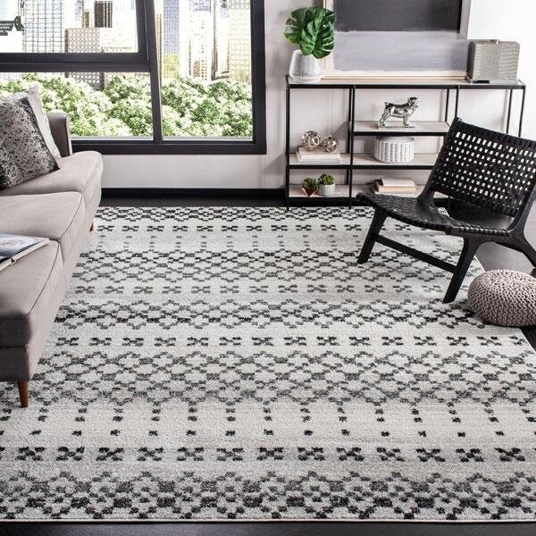 Safavieh 5 ft. 1 in. x 7 ft. 6 in. Adirondack Rectangle Power-Loomed Rug Gray & Ivory - ADR220G-5