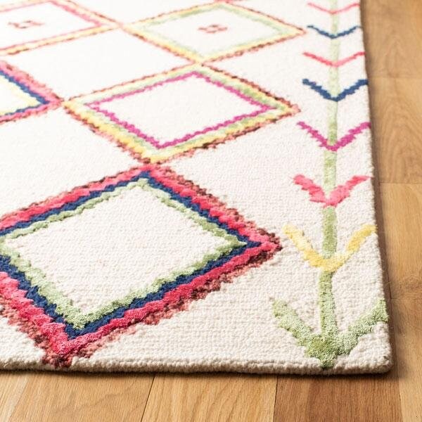 Safavieh Bellagio Hand Tufted Rectangle RugIvory & Multi Color 6 x 9 ft. - BLG563A-6