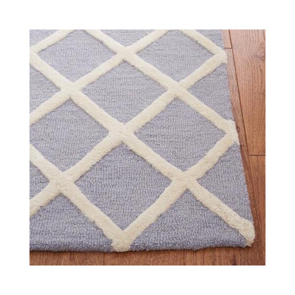 Safavieh 6 x 6 ft. Cambridge Hand Tufted Square Area RugSilver & Ivory - CAM135D-6SQ