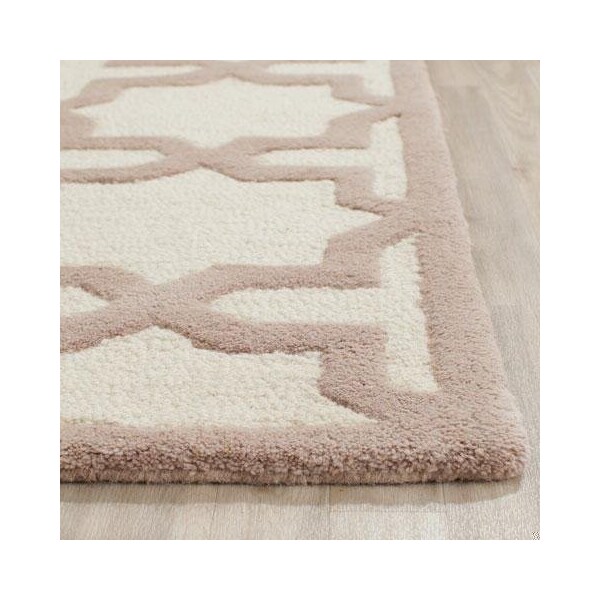 Safavieh Cambridge Hand Tufted Runner RugIvory & Beige 2 ft.-6 in. x 8 ft. - CAM125P-28