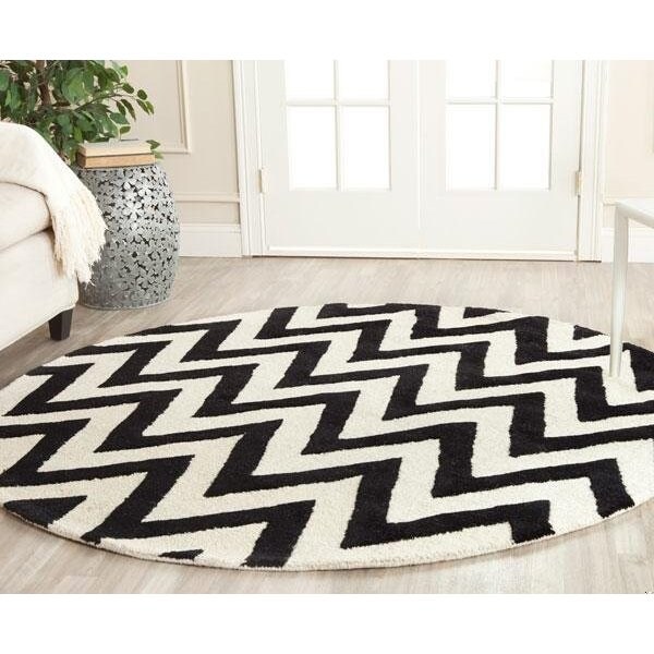 Safavieh Cambridge Hand Tufted Runner Rug- Black - Ivory- 2 ft. 6 in. x 10 ft. - CAM139E-210