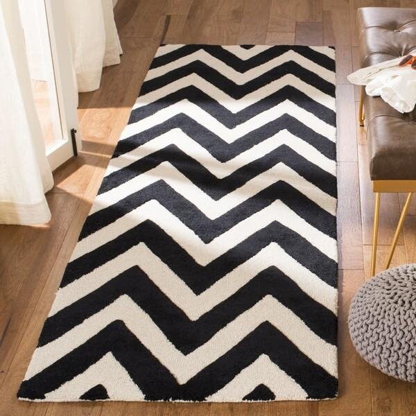 Safavieh Cambridge Hand Tufted Runner Rug- Black - Ivory- 2 ft. 6 in. x 10 ft. - CAM139E-210