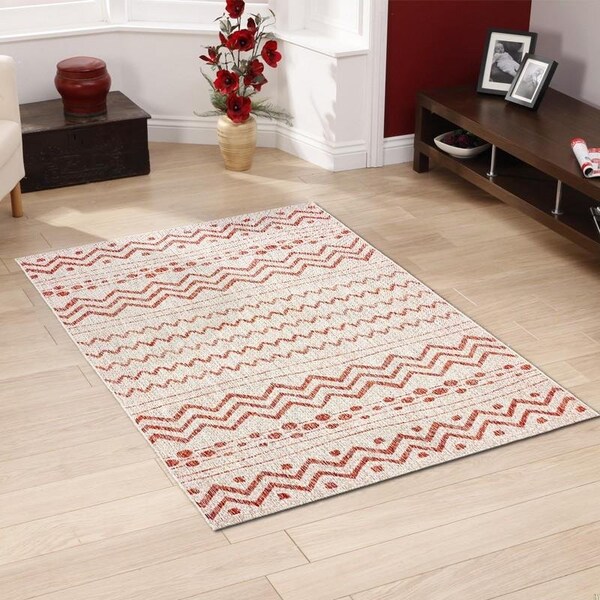 Homeroots 5 x 8 ft. Beige & Red Zigzag Indoor & Outdoor Area Rug - 396227