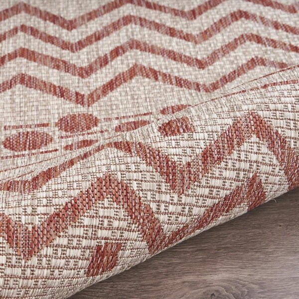 Homeroots 5 x 8 ft. Beige & Red Zigzag Indoor & Outdoor Area Rug - 396227