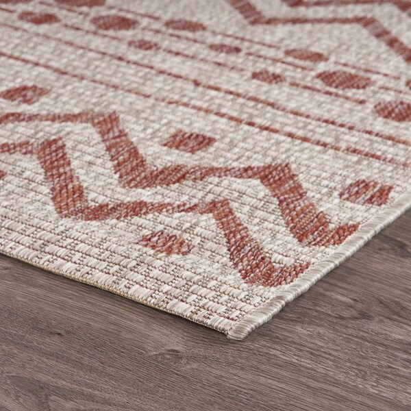 Homeroots 5 x 8 ft. Beige & Red Zigzag Indoor & Outdoor Area Rug - 396227