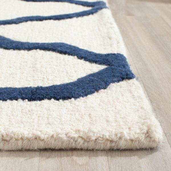 Safavieh Cambridge Hand Tufted Rectangle Rug- Ivory - Navy- 2 ft. 6 in. x 6 ft. - CAM121Z-26
