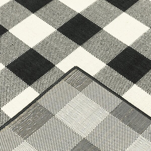 Homeroots 2 x 8 ft. Black & Ivory Gingham Indoor & Outdoor Runner Rug - 389517