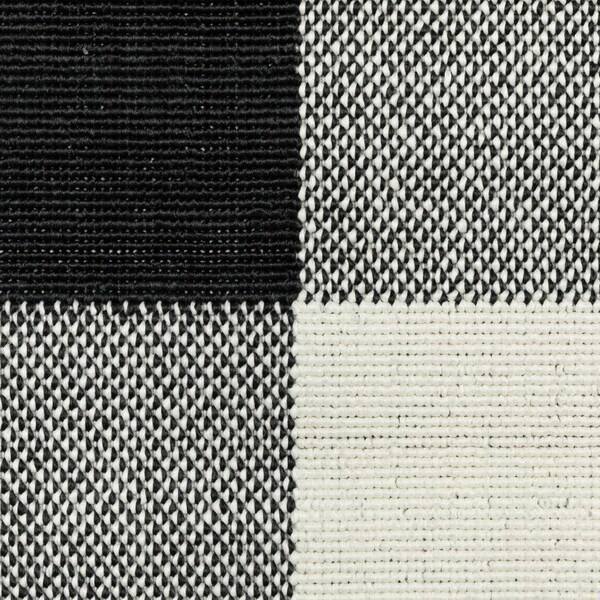 Homeroots 2 x 8 ft. Black & Ivory Gingham Indoor & Outdoor Runner Rug - 389517