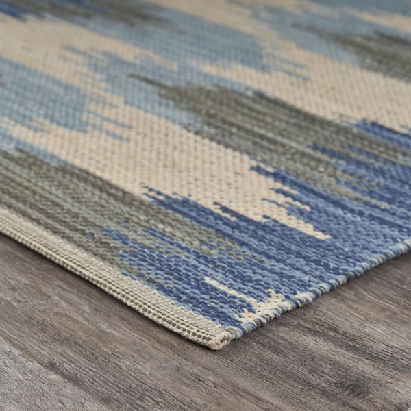Homeroots 3 x 4 ft. Blue & Cream Ikat Pattern Area Rug - 395482