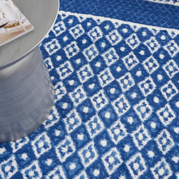 Homeroots 5 x 7 ft. Navy & Ivory Geometric Area Rug - 385884