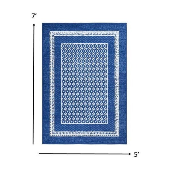 Homeroots 5 x 7 ft. Navy & Ivory Geometric Area Rug - 385884