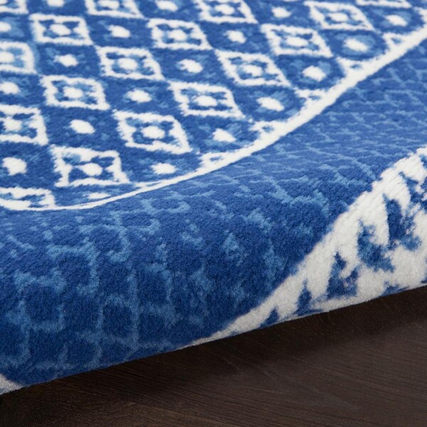 Homeroots 5 x 7 ft. Navy & Ivory Geometric Area Rug - 385884