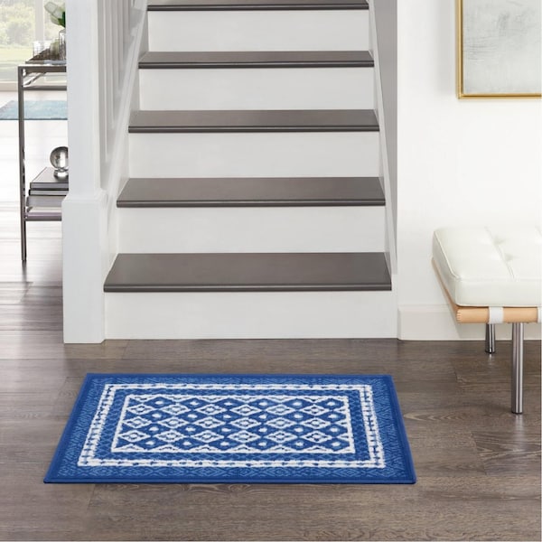 Homeroots 5 x 7 ft. Navy & Ivory Geometric Area Rug - 385884
