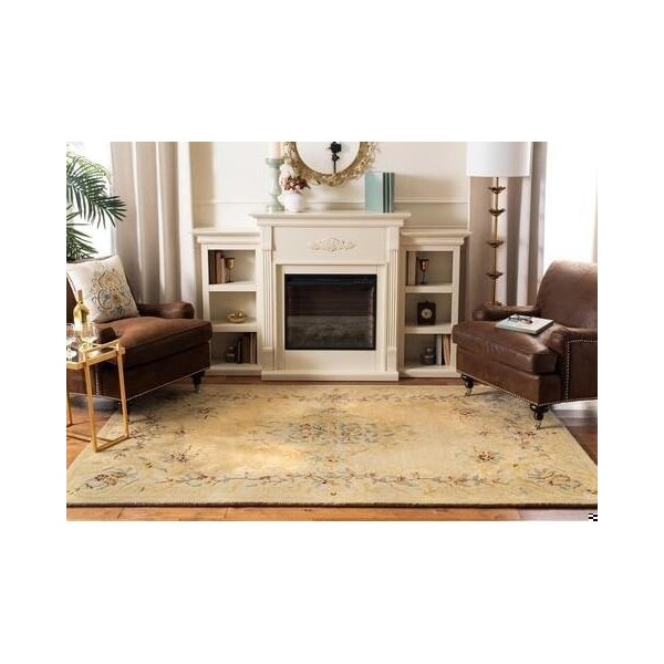 Safavieh 4 x 4 ft. Round Traditional Bergama- Light Green and Beige Hand Tufted Rug - BRG166B-4R