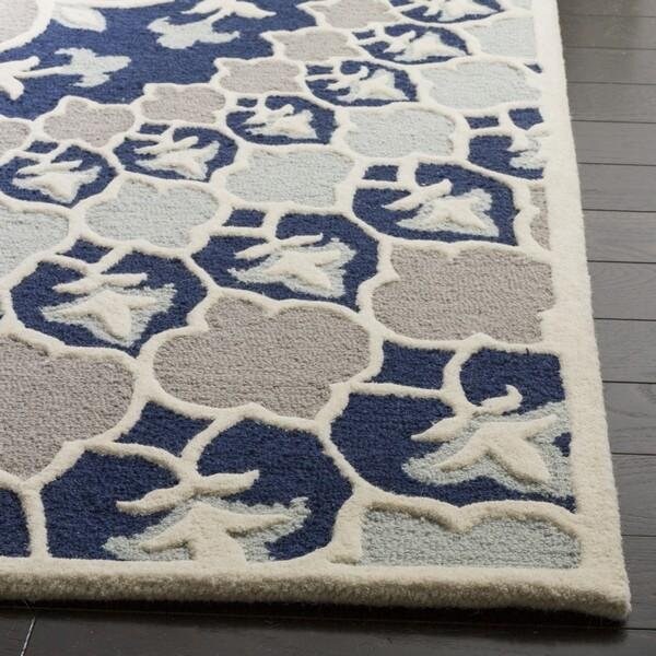 Safavieh 2 x 3 ft. Bellagio Hand Tufted Rug, Accent - Navy Blue and Ivory - BLG610C-2