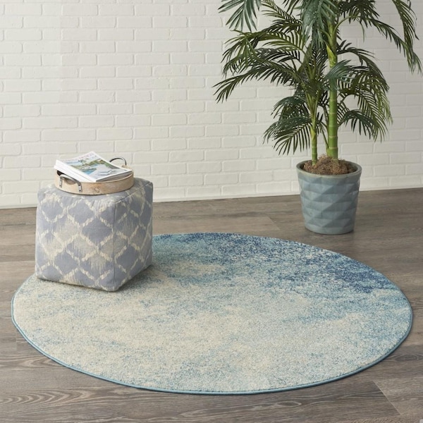 Homeroots 5 ft. Round Light Blue & Ivory Abstract Sky Area Rug - 385370