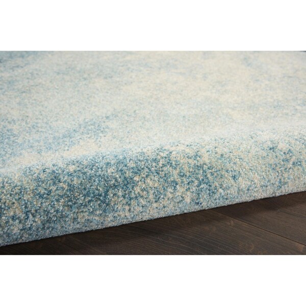 Homeroots 5 ft. Round Light Blue & Ivory Abstract Sky Area Rug - 385370