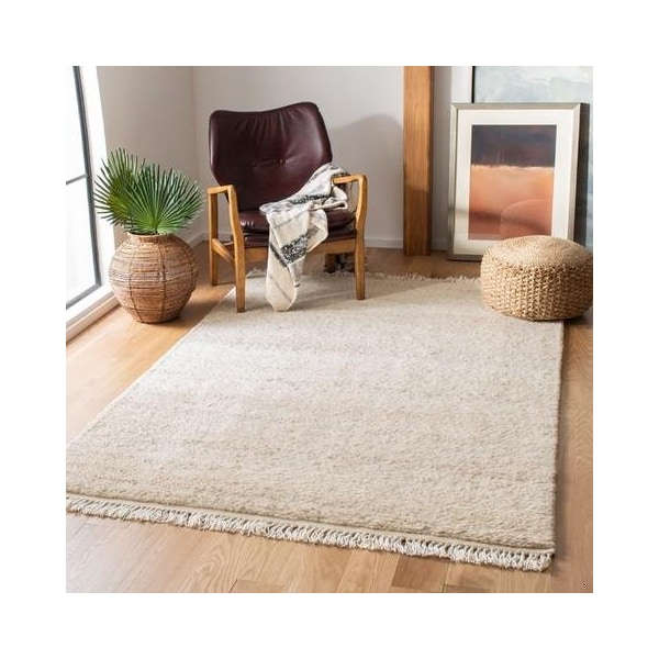Safavieh 2 ft. 3 in. x 8 ft. Casablanca Runner Hand Knotted RugBeige - CSB521B-28