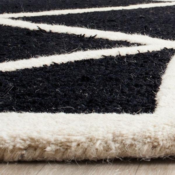 Safavieh Cambridge Hand Tufted Accent Rug- Black - Ivory- 2 x 3 ft. - CAM136E-2