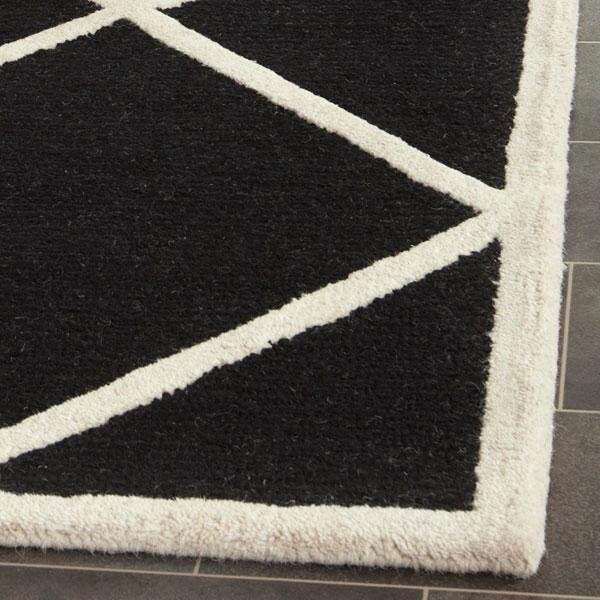 Safavieh Cambridge Hand Tufted Accent Rug- Black - Ivory- 2 x 3 ft. - CAM136E-2