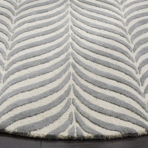 Safavieh 2 ft.3 in. x 7 ft. Bella Hand Tufted Runner RugIvory & Grey - BEL135B-27