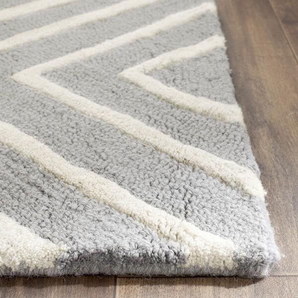 Safavieh Cambridge Hand Tufted Runner Rug- Silver - Ivory- 2 ft. 6 in. x 16 ft. - CAM129D-216