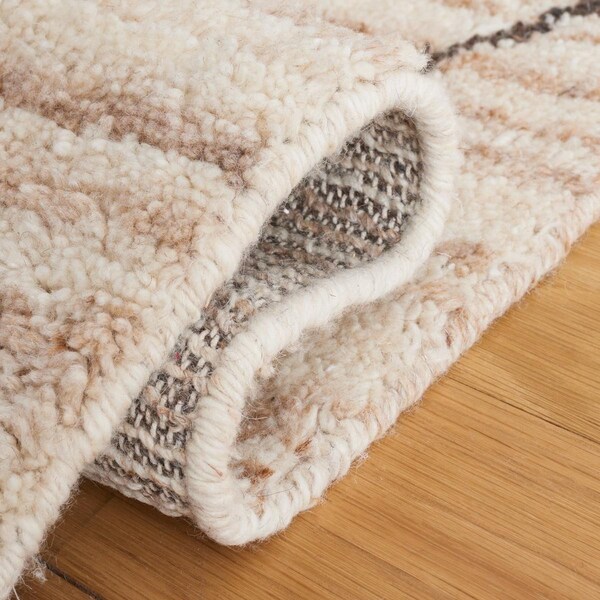 Safavieh 6 x 6 ft. Casablanca Beige Hand Woven Round Rug - CSB791B-6R