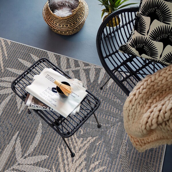 World Rug Gallery Bahama Palm Frond Indoor/Outdoor Non-Shedding Area Rug 5' x7' Gray - 430GRAY5X7