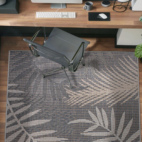 World Rug Gallery Bahama Palm Frond Indoor/Outdoor Non-Shedding Area Rug 5' x7' Gray - 430GRAY5X7