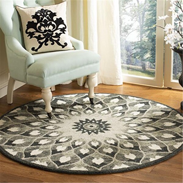 Safavieh 5 x 5 ft. Novelty Round Hand-Tufted Rug Charcoal & Ivory - NOV603H-5R