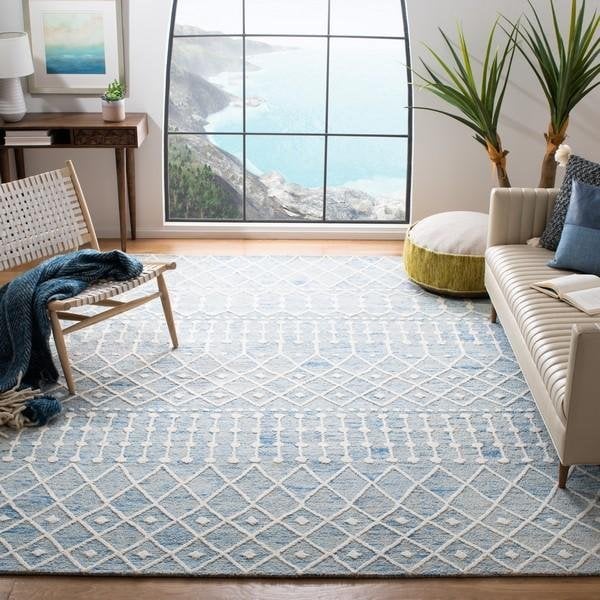 Safavieh Blossom Hand Tufted Runner Area RugBlue & Ivory 2 ft.3 in. x 8 ft. - BLM115M-28