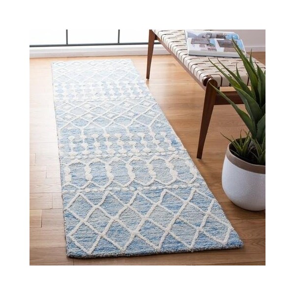 Safavieh Blossom Hand Tufted Runner Area RugBlue & Ivory 2 ft.3 in. x 8 ft. - BLM115M-28