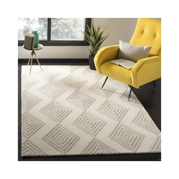 Safavieh 4 x 6 ft. Contemporary Blossom Hand Tufted Area RugIvory & Silver - BLM111A-4