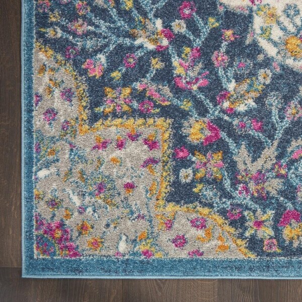 Homeroots 4 x 6 ft. Blue & Pink Medallion Area Rug - 385745