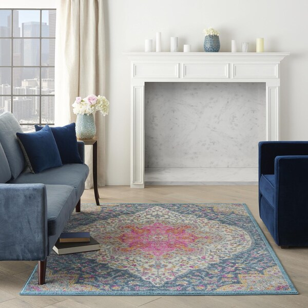 Homeroots 4 x 6 ft. Blue & Pink Medallion Area Rug - 385745