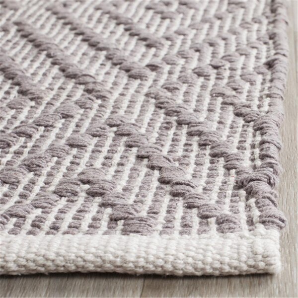 Safavieh 5 x 7 ft. Medium Rectangle Montauk Hand Woven RugGrey & Ivory - MTK811A-57