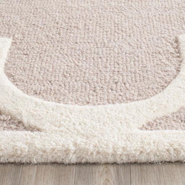 Safavieh Cambridge Hand Tufted Runner Rug- Beige - Ivory- 2 ft. 6 in. x 6 ft. - CAM140J-26