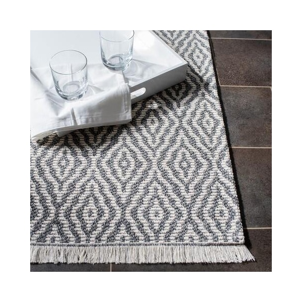 Safavieh 5 ft.-5 in. x 7 ft.-7 in. Augustine 400 Rectangle Area Rug, Grey & Ivory - AGT484F-5