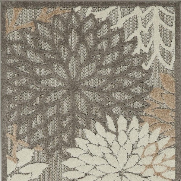 Homeroots 2 x 6 ft. Natural & Gray Indoor & Outdoor Runner Rug - 384649