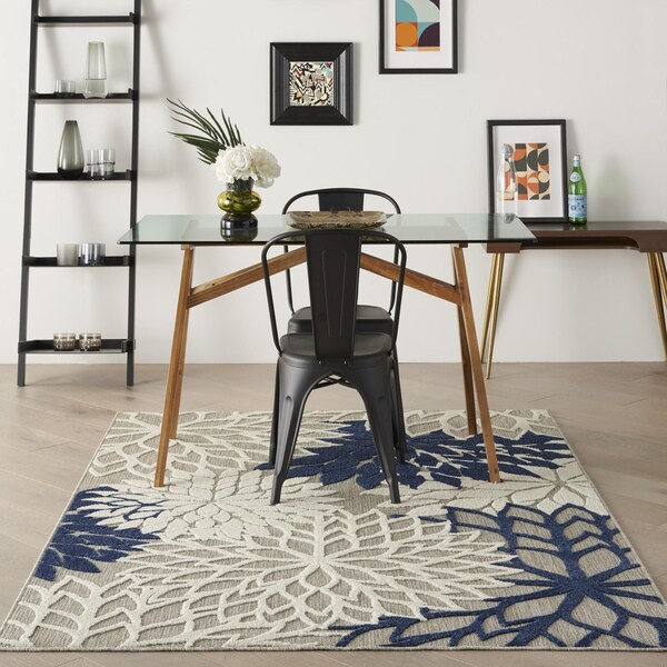 Homeroots 4 x 6 ft. Ivory & Navy Indoor & Outdoor Area Rug - 384831