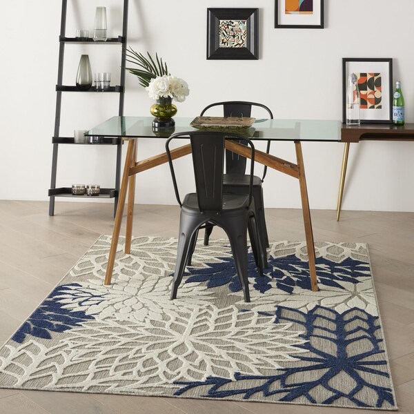 Homeroots 4 x 6 ft. Ivory & Navy Indoor & Outdoor Area Rug - 384831