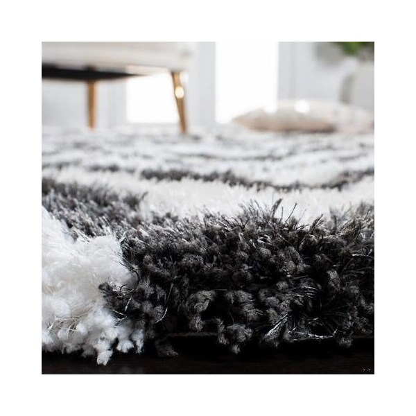 Safavieh Barcelona Shag Hand Tufted Rectangle Rug- Graphite - Ivory- 4 x 6 ft. - BSG320D-4